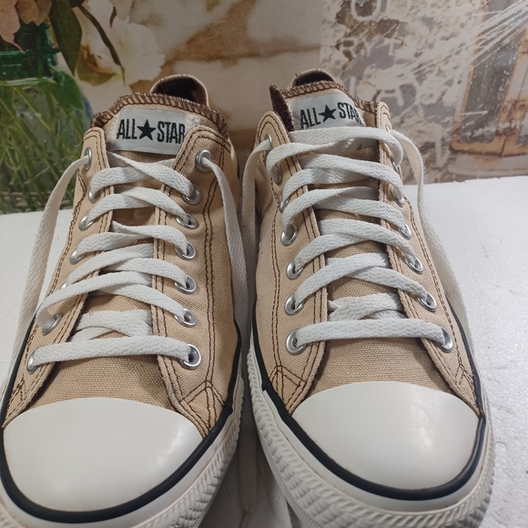 CONVERSE All Star Tan Canvas Low Top Sneakers SHOES Laces Mens 10 woman 12. Cond - Picture 3 of 7